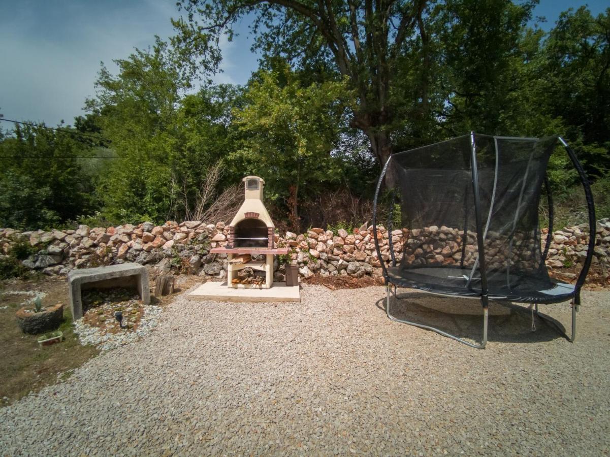 ורבניק Holiday House Tos-Vila With Heated Pool מראה חיצוני תמונה