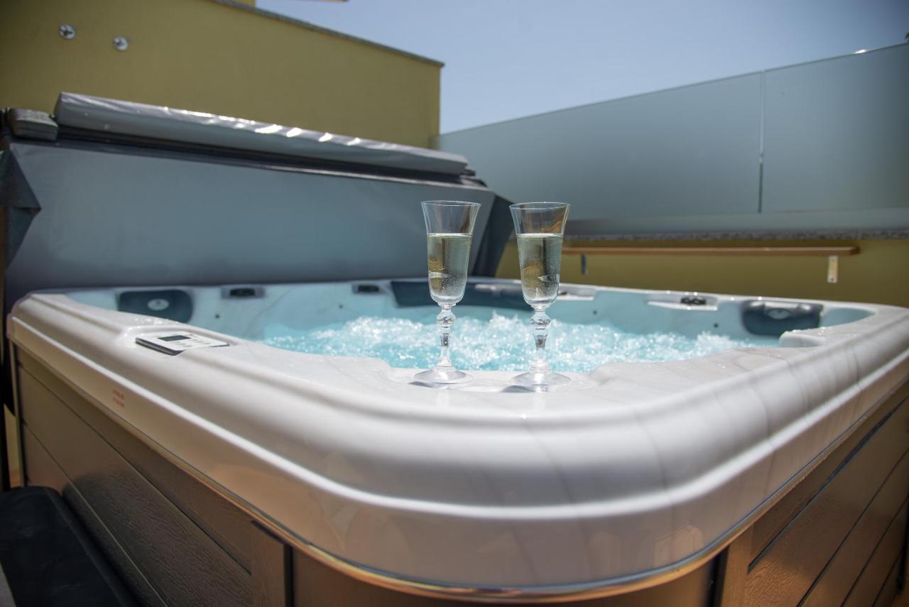 ורבניק Holiday House Tos-Vila With Heated Pool מראה חיצוני תמונה