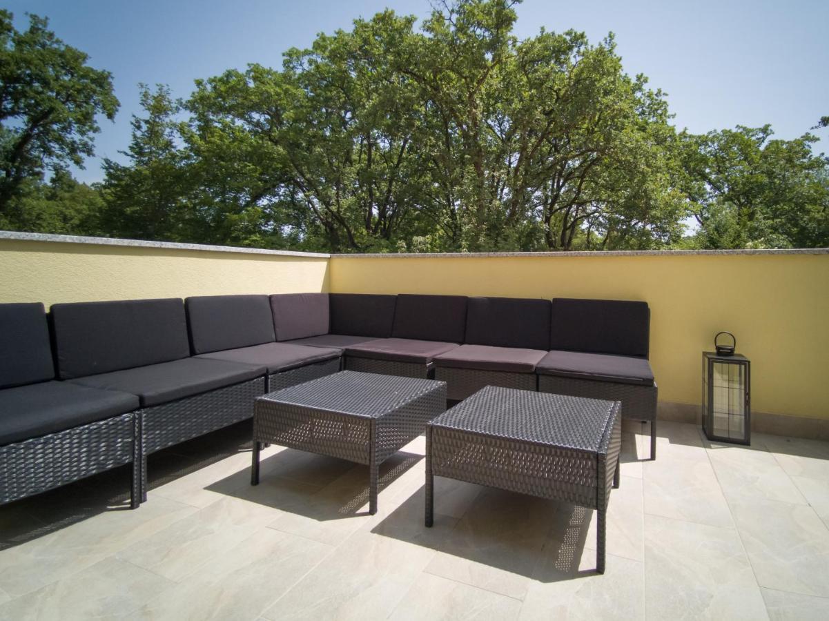 ורבניק Holiday House Tos-Vila With Heated Pool מראה חיצוני תמונה