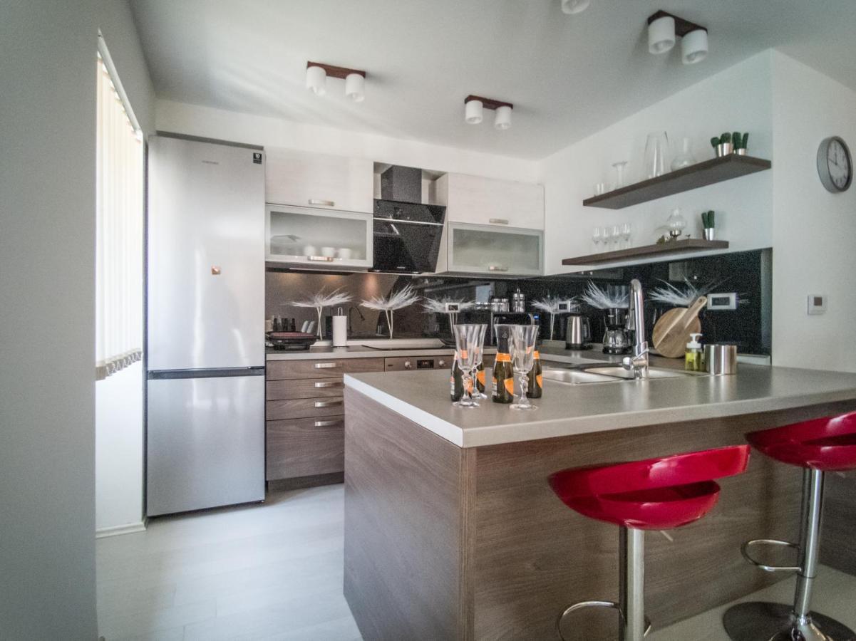 ורבניק Holiday House Tos-Vila With Heated Pool מראה חיצוני תמונה