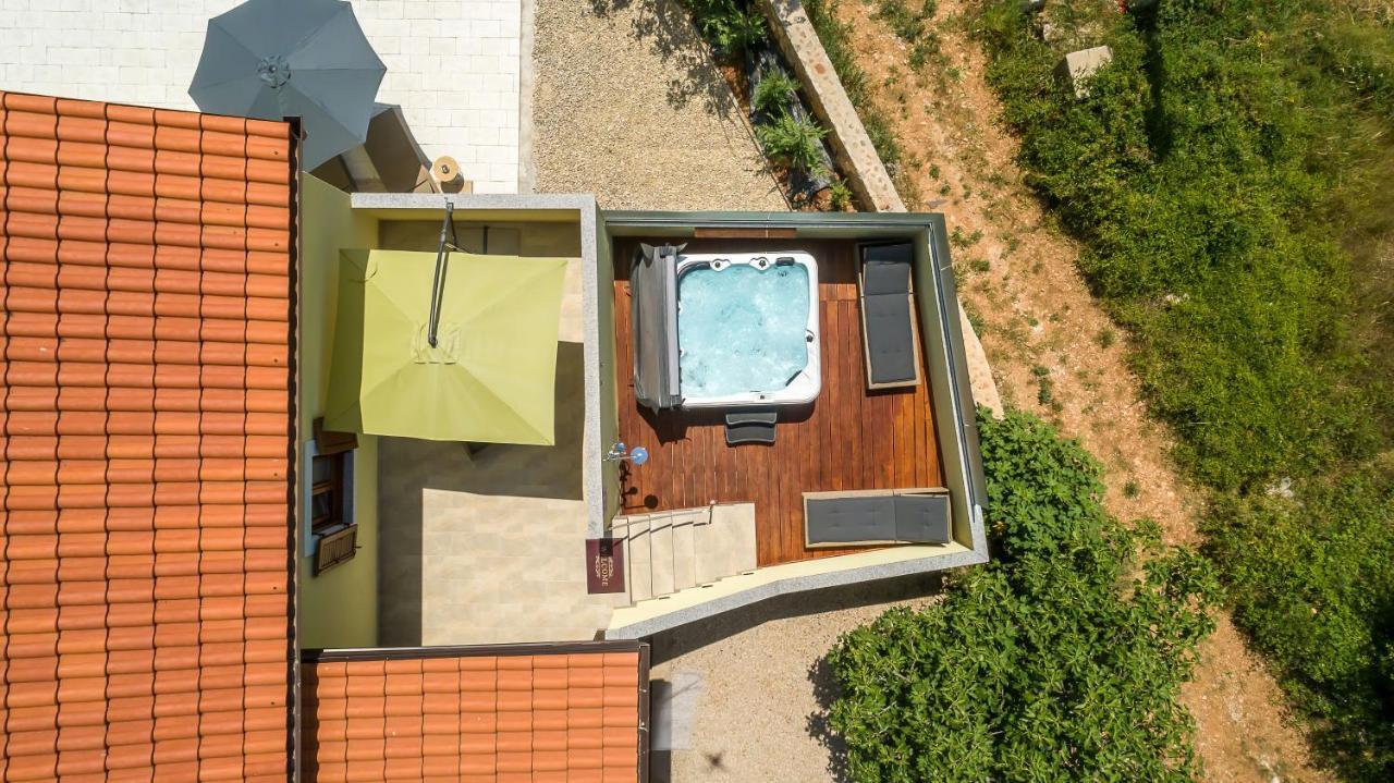 ורבניק Holiday House Tos-Vila With Heated Pool מראה חיצוני תמונה