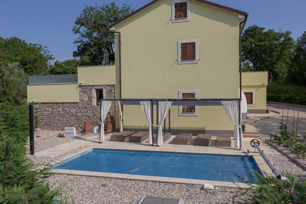 ורבניק Holiday House Tos-Vila With Heated Pool מראה חיצוני תמונה