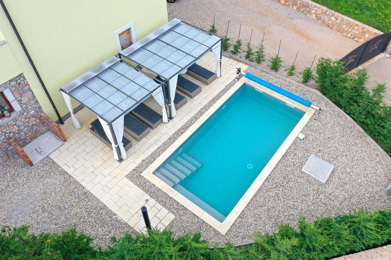 ורבניק Holiday House Tos-Vila With Heated Pool מראה חיצוני תמונה