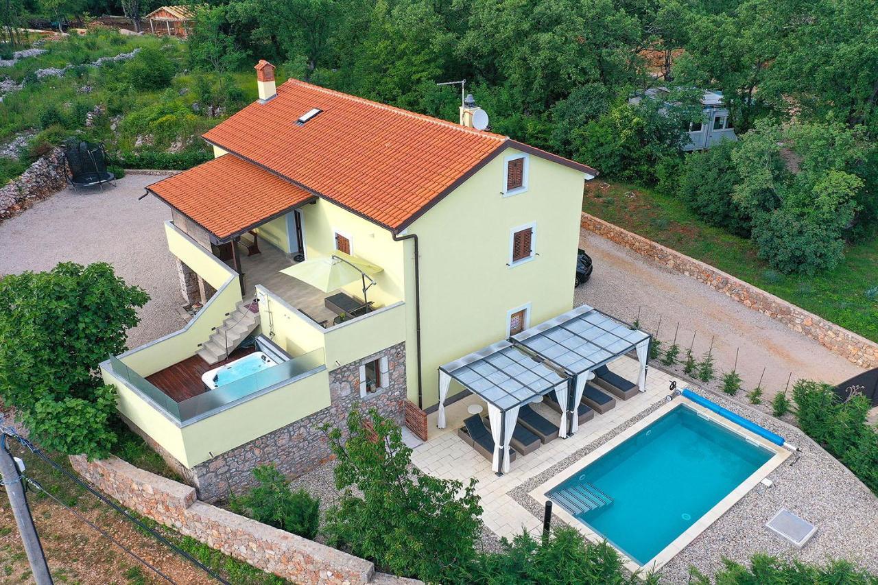 ורבניק Holiday House Tos-Vila With Heated Pool מראה חיצוני תמונה