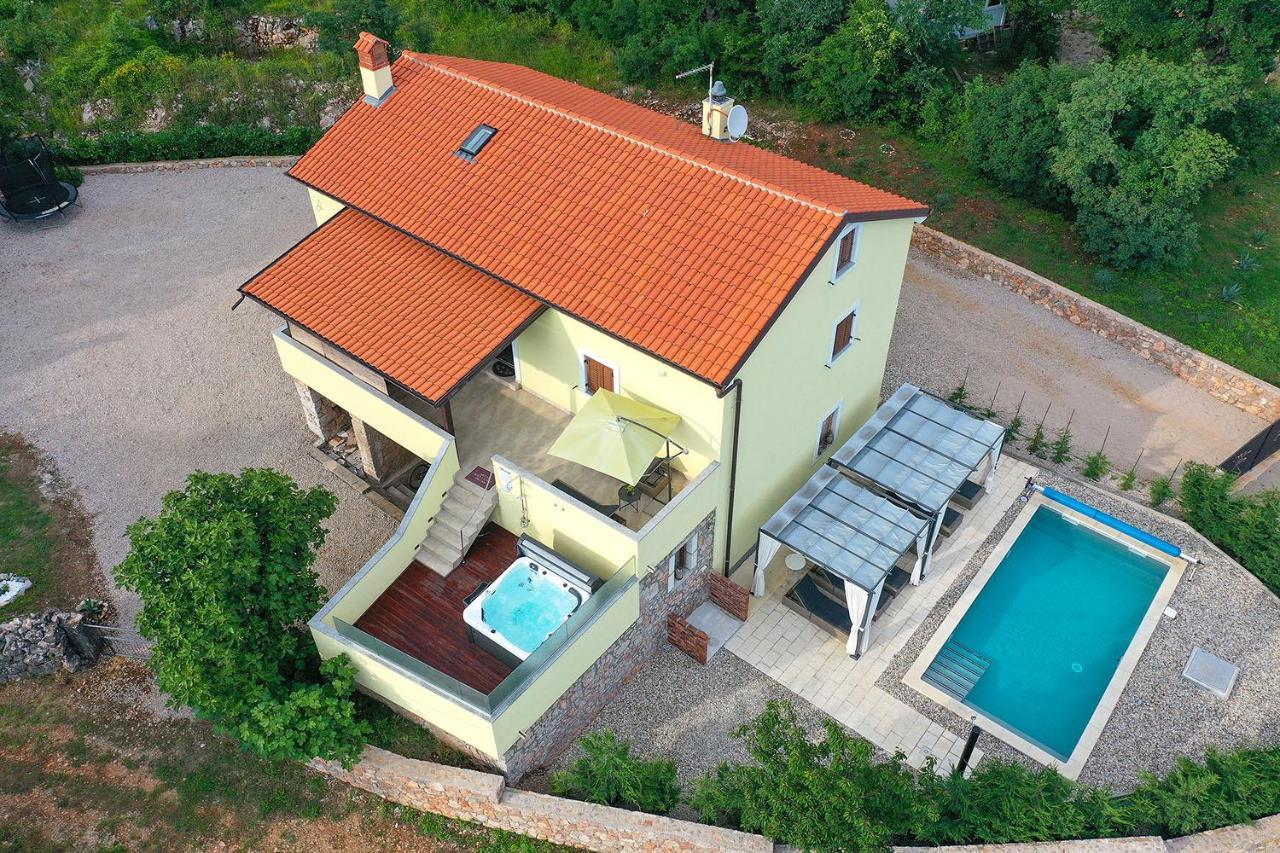 ורבניק Holiday House Tos-Vila With Heated Pool מראה חיצוני תמונה