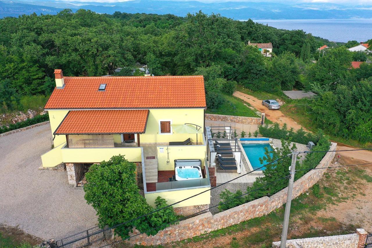 ורבניק Holiday House Tos-Vila With Heated Pool מראה חיצוני תמונה